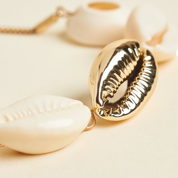 Logan Tay Shell Yeah Bracelet - Picture 4 of 6